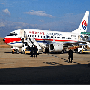 六盘水月照机场货运航空快运业稳步发展的原因是什么？